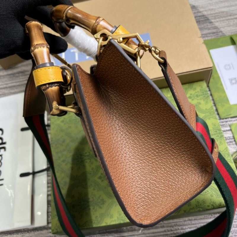 Gvc*1 tote bags